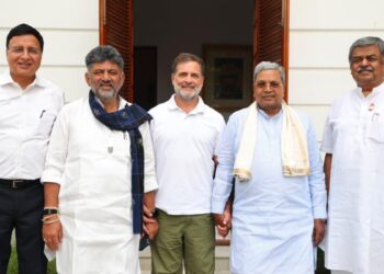 ಕಾಂಗ್ರೆಸ್ ಸಂಪುಟದಲ್ಲಿ ಮೇಜರ್ ಸರ್ಜರಿ: ಮೂವರು ಸಚಿವರಿಗೆ ಗೇಟ್ ಪಾಸ್? ಈ ಮೂವರಿಗೆ ಒಲಿಯಲಿದೆಯೇ ಲಕ್?