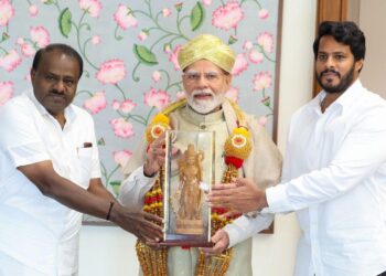 ಮಿಷನ್ 2028 ಕ್ಕೆ ಪ್ರಧಾನಿ ಮೋದಿ ಗ್ರೀನ್ ಸಿಗ್ನಲ್: ಕುಮಾರಸ್ವಾಮಿ ಮತ್ತು ನಿಖಿಲ್ ಹೆಗಲಿಗೆ ಬಿಗ್ ಟಾಸ್ಕ್ -ಜೆಡಿಎಸ್ ಪಾಳಯದಲ್ಲಿ ಜೆನ್ ಝೀ ಅಲೆ ಶುರು!