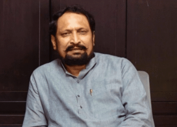 200 ರೂಪಾಯಿ ಕೊಟ್ಟು ನೀರು ಕುಡಿಯುವವರಿಗೆ 50 ರೂಪಾಯಿ ಸಕ್ಕರೆ ಒಂದು ಲೆಕ್ಕವೇ? ರೈತರ ಲಾಭಕ್ಕಾಗಿ ಗ್ರಾಹಕರು ಸ್ವಲ್ಪ ಭರಿಸಲಿ!: ಬೆಲೆ ಏರಿಕೆ ಸಮರ್ಥಿಸಿಕೊಂಡ ಸಚಿವ ಲಕ್ಷ್ಮಣ ಸವದಿ