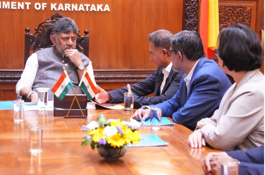 dk-shivakumar-meets-hudco-delegation-in-vidhana-soudha
