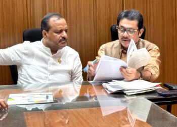ಜಮೀರ್ ನಷ್ಟು ದೇಶಪ್ರೇಮ ಬಿಜೆಪಿ ನಾಯಕರಿಗಿಲ್ಲ- ಸ್ವಾತಂತ್ರ್ಯ ದಿನದ ಧ್ವಜಾರೋಹಣ ವಿವಾದ: ದೇಶಕ್ಕೇ ಮಾಡಿದ ಅಪಮಾನ ಎಂದ ಆರ್ ಅಶೋಕ್!