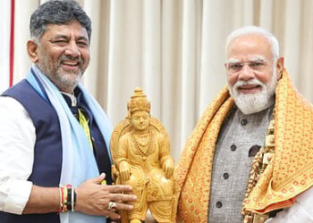 ವಿಧಾನಸೌಧದಲ್ಲಿ ‘ಮೋದಿ ಮೋದಿ’ ಎಂದ ಯುವಕರು: ಮೋದಿನೇ ಡಿಕೆ ಜಪ ಮಾಡ್ತಿದ್ದಾರೆ ಎಂದ ಡಿಕೆ ಶಿವಕುಮಾರ್- ಕ್ಷಣಾರ್ಧದಲ್ಲಿ ‘ಮೋದಿ ಮೋದಿ’ ಕೂಗು ‘ಡಿಕೆ ಡಿಕೆ’ಯಾಗಿ ಬದಲಾಯ್ತು