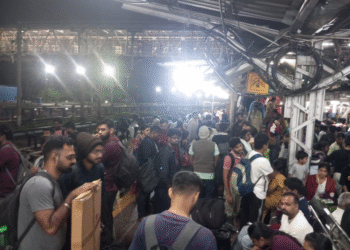 majestic-railway-station-passenger-problem-track-maintenance-information-issue