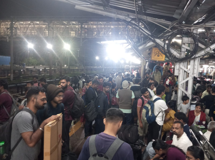 majestic-railway-station-passenger-problem-track-maintenance-information-issue