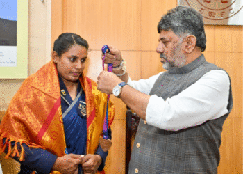 ks-shilpa-wins-bronze-para-shotput-commonwealth-games-2026-dk-shivakumar-honors