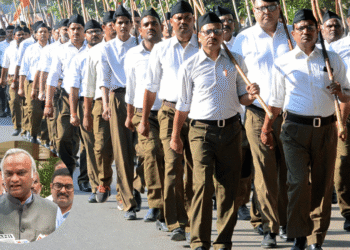 ಆರೆಸ್ಸೆಸ್ ವಿರುದ್ಧ ಒಂದೂ ಪ್ರಕರಣವಿಲ್ಲ ಎಂದು ಒಪ್ಪಿಕೊಂಡ ಸಚಿವ ಪ್ರಿಯಾಂಕ್ ಖರ್ಗೆ :ಹಗಲಿನಲ್ಲಿ ದ್ವೇಷದ ಮಾತು ಸದನದಲ್ಲಿ ಸತ್ಯದ ಉತ್ತರ ಆರೆಸ್ಸೆಸ್ ವಿಚಾರದಲ್ಲಿ ಕಾಂಗ್ರೆಸ್ ಬಣ್ಣ ಬಯಲು ಮಾಡಿದ್ರಾ ಸುನೀಲ್ ಕುಮಾರ್!?