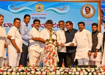 ‘ಪ್ರಜಾಸೇವೆ’ ಅಭಿಯಾನಕ್ಕೆ ಚಾಲನೆ: ಶಿಕ್ಷಕರಿಗೆ ‘Tr’ ಗೌರವ, ಸರ್ಕಾರಿ ಶಾಲಾ ವಿದ್ಯಾರ್ಥಿಗಳಿಗೆ ಶೇ.7 ಮೀಸಲಾತಿ