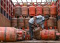 LPG ಗ್ರಾಹಕರಿಗೆ ಕೇಂದ್ರದಿಂದ ಮಹತ್ವದ ಅಪ್ಡೇಟ್: ನಗರ–ಗ್ರಾಮೀಣ ಪ್ರದೇಶಗಳಿಗೂ ಇನ್ಮುಂದೆ 25 ದಿನಗಳಲ್ಲೇ ಮರುಬುಕಿಂಗ್