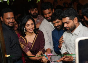 ವೈಟ್‌ಫೀಲ್ಡ್‌ನಲ್ಲಿ ಕಲರ್ಸ್ ಹೆಲ್ತ್ ಕೇರ್ ಇಂಡಿಯಾದ ನೂತನ ಶಾಖೆ ಆರಂಭ: ನಟ ಡಾರ್ಲಿಂಗ್ ಕೃಷ್ಣ – ಮಿಲನಾ ನಾಗರಾಜ್ ದಂಪತಿಯಿಂದ ಅದ್ಧೂರಿ ಉದ್ಘಾಟನೆ!