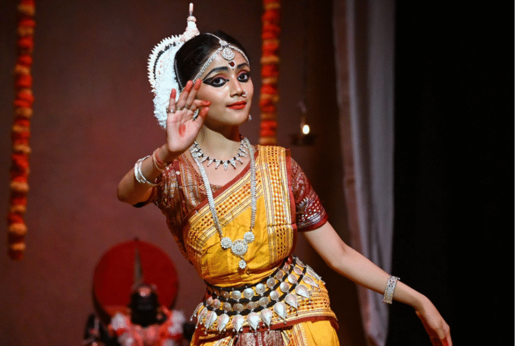 saakshatv.com/param-vihara-16th-edition-veena-jugalbandi-and-odissi-dance-at-suchitra-academy-bengaluru-september-26