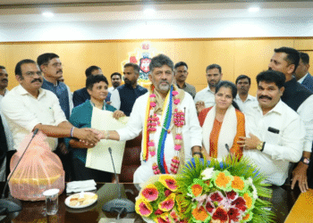 dk-shivakumar-meets-jain-community-leaders-tulu-language-demand