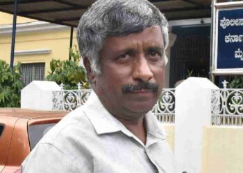 ವರ್ಗಾವಣೆ ಆದೇಶ ರದ್ದತಿಗೆ ಪ್ರಭಾವ ಬಳಸಿದರಾ ಇನ್ಸ್‌ಪೆಕ್ಟರ್? ಧನಂಜಯ್ ವಿರುದ್ಧ ಗಂಭೀರ ಆರೋಪ ಹೊರಿಸಿದ ಸ್ನೇಹಮಯಿ ಕೃಷ್ಣ