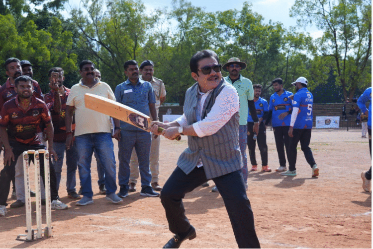 bizd-cup-media-cricket-tournament-bengaluru-gkvk-ground-zameer-ahmed-khan