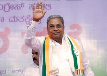 ಅಧಿಕಾರ ಇರಲಿ ಬಿಡಲಿ ಜನರ ಸೇವೆ ಮಾಡ್ತೀನಿ:2028ರ ಅಖಾಡಕ್ಕೆ ಸಿದ್ದರಾಮಯ್ಯ ಎಂಟ್ರಿ ಇರುತ್ತಾ ಅಥವಾ ಇಲ್ವಾ? ಅಭಿಮಾನಿಗಳ ಒತ್ತಾಯಕ್ಕೆ ಸೈಲೆಂಟ್ ಆದ ಹಿರಿಯ ನಾಯಕ