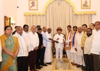 SIR ಫಾರ್ಮ್-7 ವಿವಾದ: ಬಿಜೆಪಿ-ಜೆಡಿಎಸ್ ನಿಯೋಗದಿಂದ ರಾಜ್ಯಪಾಲರಿಗೆ ದೂರು, FIR ವಿರುದ್ಧ ಆಕ್ಷೇಪ