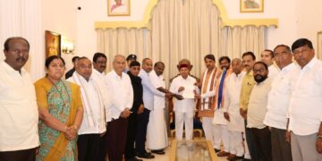 SIR ಫಾರ್ಮ್‌-7 ವಿವಾದ: ಬಿಜೆಪಿ-ಜೆಡಿಎಸ್‌ ನಿಯೋಗದಿಂದ ರಾಜ್ಯಪಾಲರಿಗೆ ದೂರು, FIR ವಿರುದ್ಧ ಆಕ್ಷೇಪ