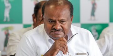 ರೈತರ ಹೊಟ್ಟೆ ಮೇಲೆ ಹೊಡೆದು ಬೆಂಗಳೂರು ಜಾತ್ರೆ ಮಾಡಬೇಕಾ? ರಸ್ತೆ ಗುಂಡಿಗಳ ನಡುವೆ ಮೋಜು ಮಸ್ತಿನ ಜಾತ್ರೆ: ಲೂಟಿ ಹೊಡೆಯಲು ಹೊಸ ಪ್ಲಾನ್ ಎಂದು ಜೆಡಿಎಸ್ ಕಿಡಿ