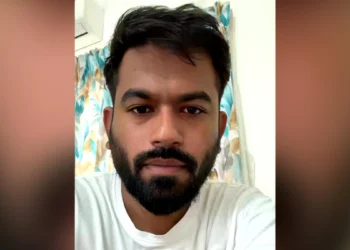 ದೀಪಾವಳಿ ಬೆಳಗಲಿ ಮನೆಯಲಿ ಹೋರಾಟ ಇರಲಿ ನಾಳೆಯಲಿ: ಹಬ್ಬದ ನೆಪದಲ್ಲಿ ತಂತ್ರಗಾರಿಕೆ ಬದಲಿಸಿದ ಕಾಕ್ರೋಚ್ ಜನತಾ ಪಾರ್ಟಿ