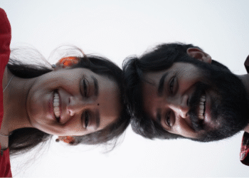 border-diaries-yaro-ninu-song-release-kaviraj-praise