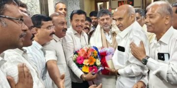 ಸರ್ಕಾರಿ ನೌಕರರ ಹಬ್ಬದ ಸಂಭ್ರಮಕ್ಕೆ ಬೋನಸ್ ಬಲ ನೀಡಲು ಮುಂದಾದ ರಾಜ್ಯ ಸರ್ಕಾರಿ ನೌಕರರ ಸಂಘ: ಮುಂಗಡ ಹಣ 50 ಸಾವಿರಕ್ಕೆ ಹೆಚ್ಚಿಸುವಂತೆ ಸರ್ಕಾರಕ್ಕೆ ಸಿ ಎಸ್ ಷಡಾಕ್ಷರಿ ಮನವಿ