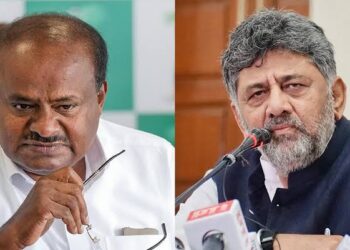 ಆ ಒಬ್ಬ ವ್ಯಕ್ತಿಗೆ ಇಡೀ ಸರ್ಕಾರವೇ ಶರಣು ಡಿಕೆ ಶಿವಕುಮಾರ್ ಕೂಡ ಟ್ರ್ಯಾಪ್ ಆಗಿರಬಹುದು :ಸಿದ್ದರಾಮಯ್ಯ ಸ್ಟಿಂಗ್ ಪ್ರಕರಣದ ಹಿಂದೆ ಅಡಗಿದೆಯೇ ಬೃಹತ್ ಸಂಚು ಕಿಂಗ್ ಪಿನ್ ಕಪಿಮುಷ್ಠಿಯಲ್ಲಿ ಆಡಳಿತ ಯಂತ್ರ-ಎಚ್ ಡಿ ಕುಮಾರಸ್ವಾಮಿ ಸ್ಫೋಟಕ ಹೇಳಿಕೆ
